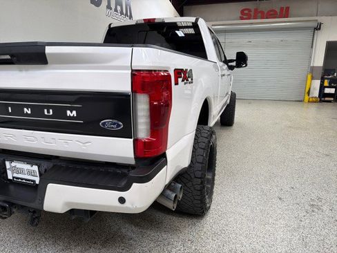 Used 2019 Ford F250 Platinum w/ Platinum Ultimate Package image 36