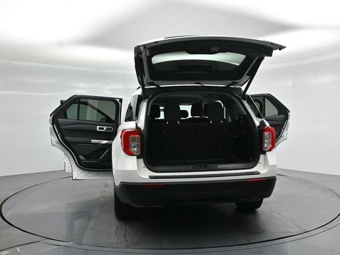Certified 2024 Ford Explorer XLT RWD image 30