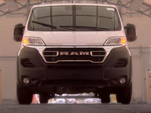 Used 2025 RAM ProMaster 2500 w/ U-Haul Equipment Group FWD image 8