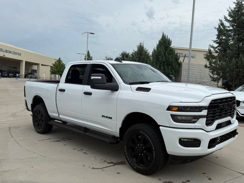 Used 2025 RAM 2500 Big Horn AWD/4WD image 3