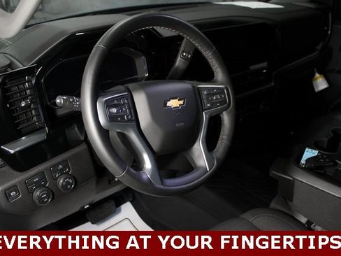 Used 2025 Chevrolet Silverado 1500 LT image 12