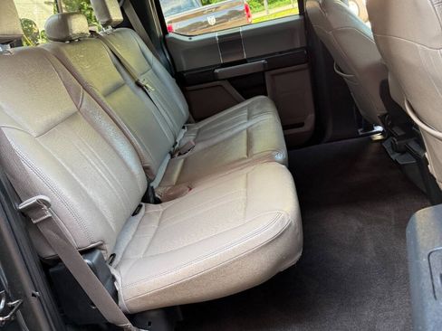 Used 2018 Ford F150 XLT w/ Equipment Group 302A Luxury AWD/4WD image 17