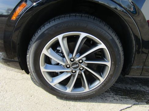 Used 2025 Lincoln Corsair Grand Touring w/ Equipment Group 301A AWD/4WD image 14