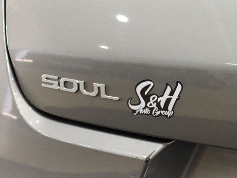 Used 2025 Kia Soul LX w/ LX Technology Package FWD image 38