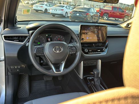 Certified 2023 Toyota Corolla Cross XSE image 16