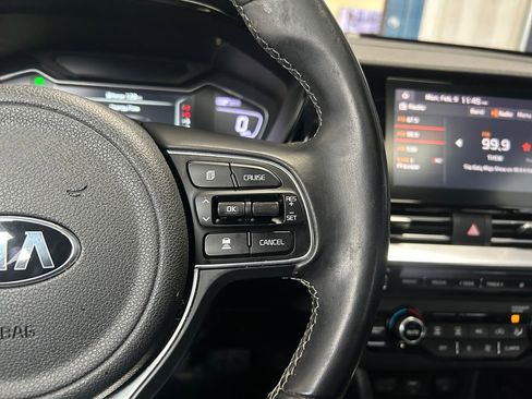 Used 2021 Kia Niro Touring image 18