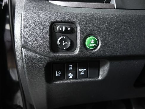 Used 2025 Honda Ridgeline Sport image 23
