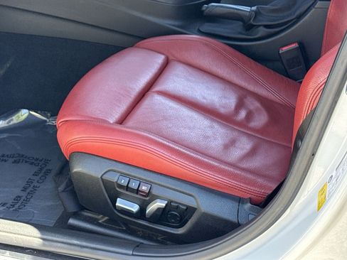 Used 2017 BMW 330i Sedan RWD image 4