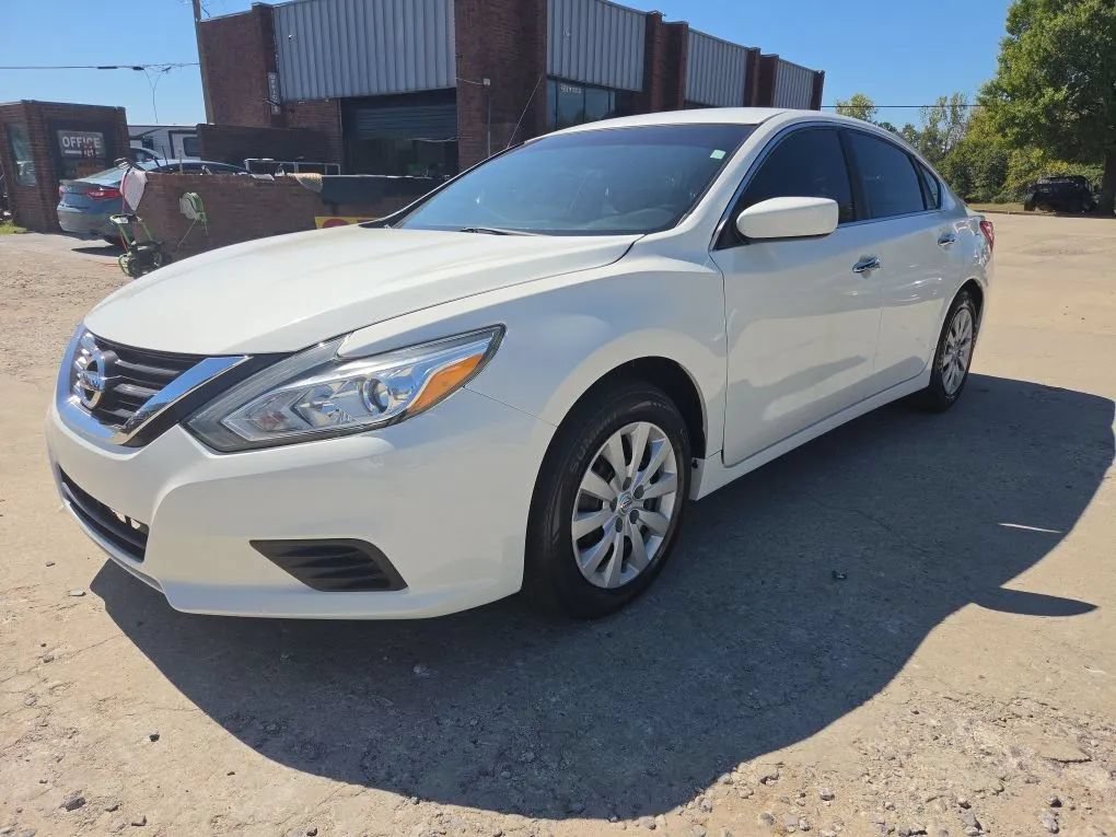 Used 2016 Nissan Altima 2.5 S FWD image 1