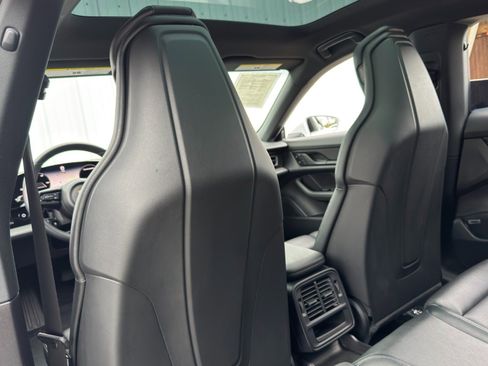 Used 2023 Porsche Taycan image 32