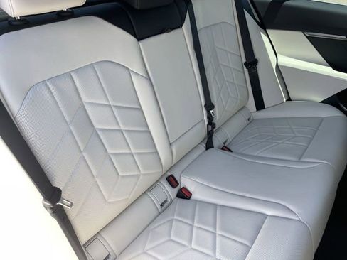 Used 2025 BMW 530i RWD image 13