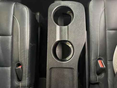 Used 2018 Toyota Highlander SE image 24