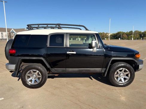Used 2014 Toyota FJ Cruiser 4WD w/ Convenience Package image 6