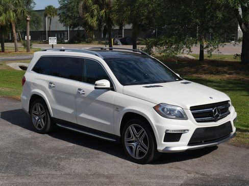 Used 2014 Mercedes-Benz GL 63 AMG 4MATIC image 35