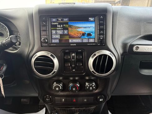 Used 2017 Jeep Wrangler Unlimited Sahara w/ Dual Top Group image 12