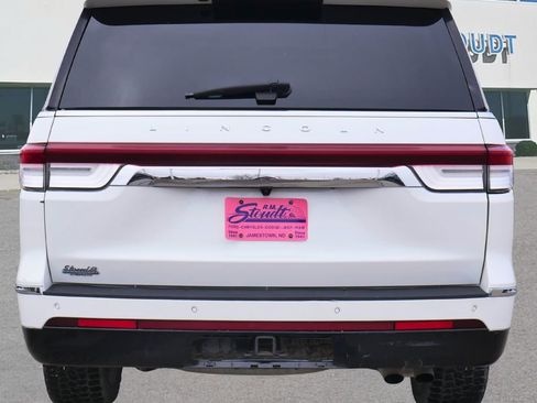 Used 2022 Lincoln Navigator L Reserve image 10