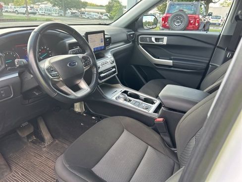 Used 2022 Ford Explorer XLT w/ Class IV Trailer Tow Package image 18