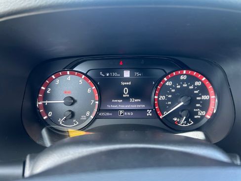Used 2022 Nissan Frontier PRO-4X w/ Pro-4X Premium Package AWD/4WD image 15