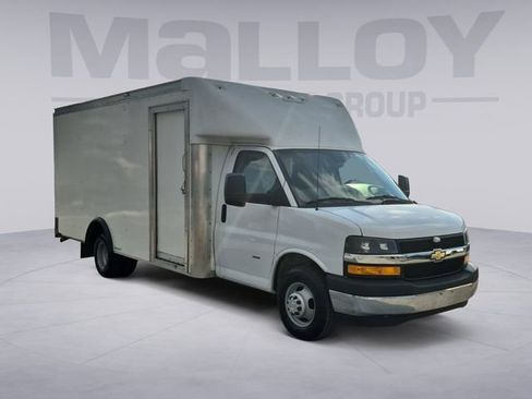 Used 2022 Chevrolet Express 3500 w/ Power Convenience Package image 7