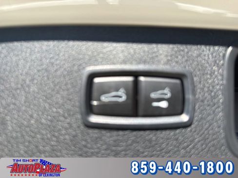 Used 2020 Porsche Macan image 47