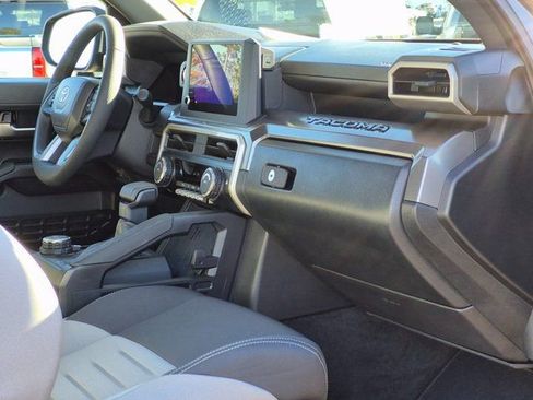 Used 2025 Toyota Tacoma TRD Off-Road image 20