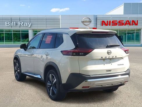 Certified 2023 Nissan Rogue Platinum w/ Platinum Premium Package FWD image 3
