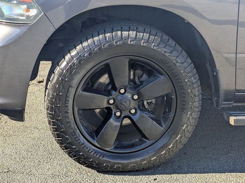 Used 2018 RAM 1500 Express image 10