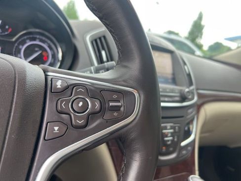 Used 2016 Buick Regal Premium FWD image 18
