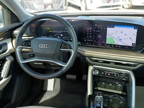 Used 2025 Audi Q5 Premium Plus w/ Premium Plus image 31