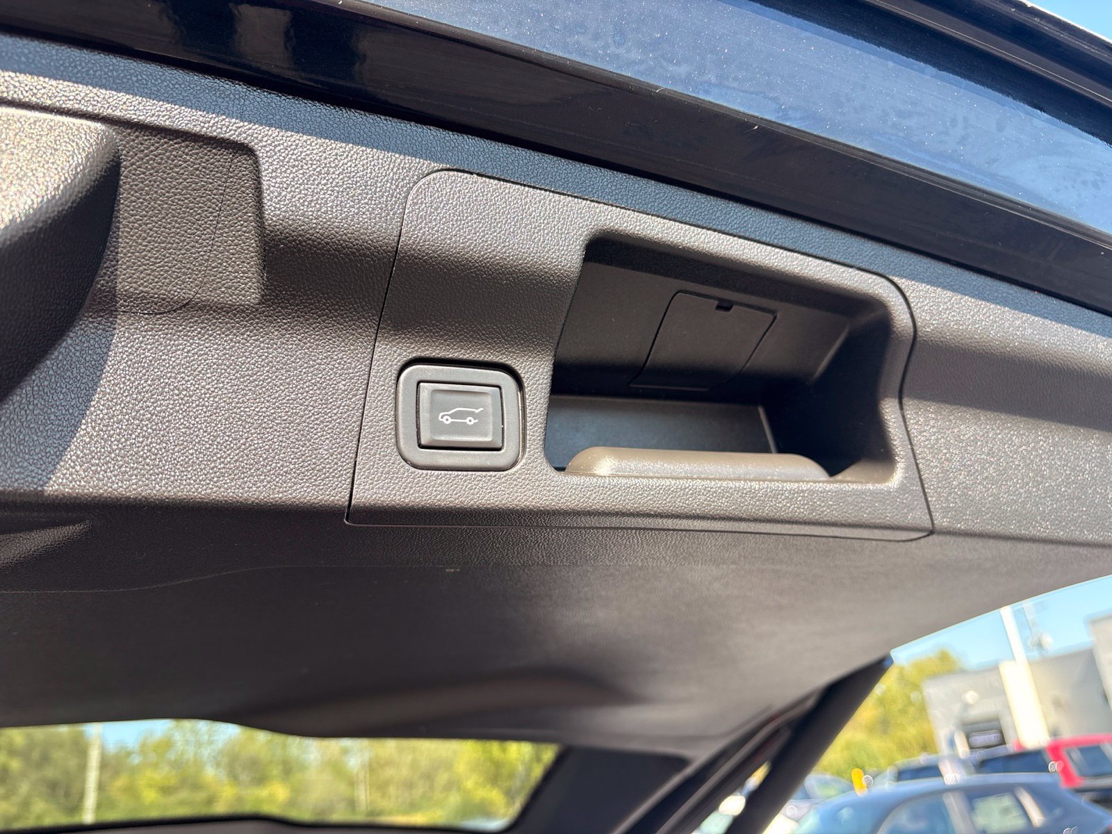 Used 2021 GMC Acadia SLE w/ Driver Convenience Package FWD image 35