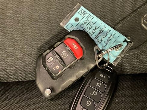Used 2019 Jeep Wrangler Unlimited Rubicon image 30