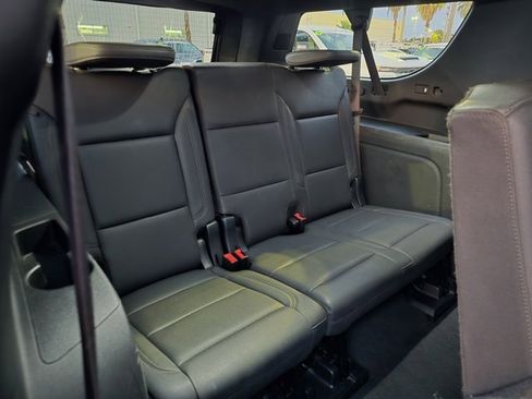 Used 2023 Chevrolet Suburban LT image 35
