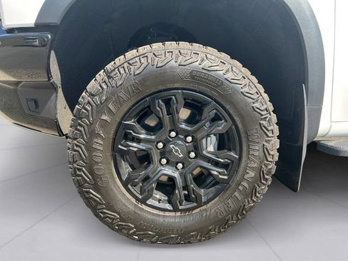 Certified 2025 Chevrolet Silverado 1500 ZR2 AWD/4WD image 9