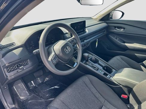Used 2025 Honda Accord SE image 9