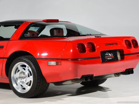 Used 1990 Chevrolet Corvette ZR-1 RWD image 15