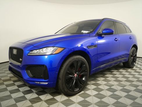 Used 2019 Jaguar F-PACE S image 7