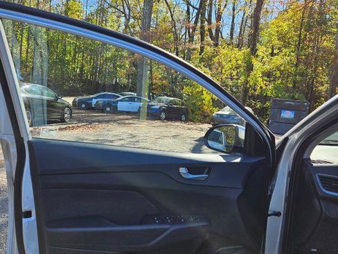 Used 2020 Hyundai Accent SE image 10