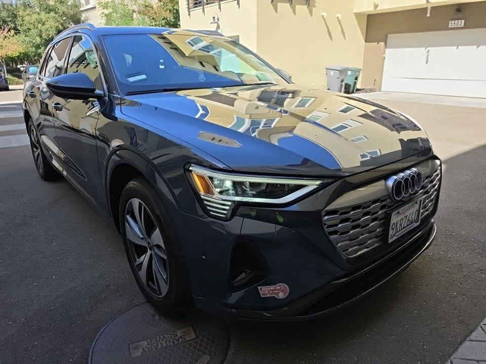 Used 2024 Audi Q8 e-tron Premium Plus AWD/4WD image 3