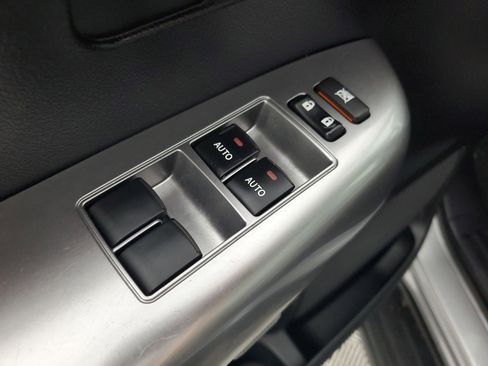 Used 2019 Toyota Sequoia SR5 AWD/4WD image 28