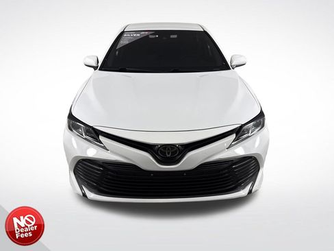 Used 2019 Toyota Camry LE FWD image 7
