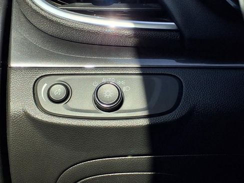 Used 2021 Buick Encore Preferred image 16