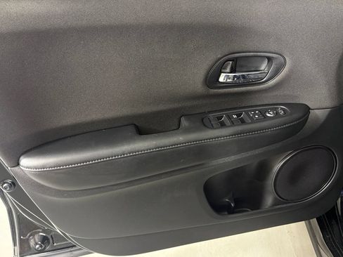 Used 2020 Honda HR-V Sport image 14