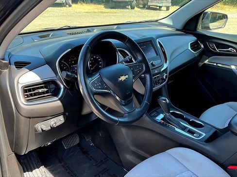 Used 2021 Chevrolet Equinox LT w/ Driver Convenience Package image 18