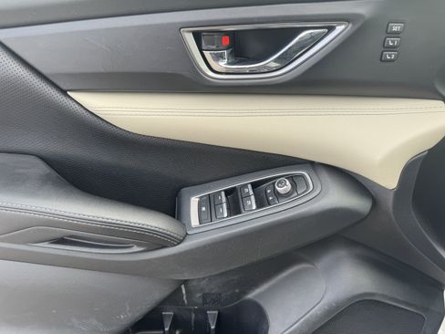 Used 2020 Subaru Ascent Limited w/ Popular Package #4 image 9