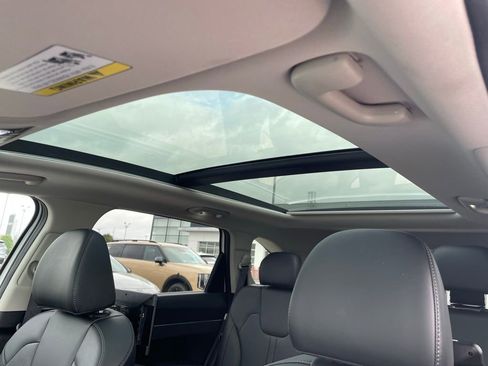 New 2025 Kia Sorento S w/ Panoramic Sunroof Package image 25