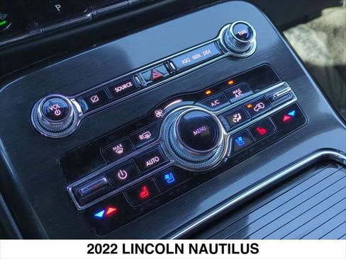 Certified 2022 Lincoln Nautilus Reserve image 20
