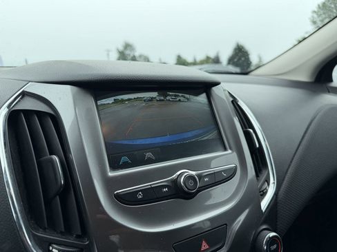 Used 2018 Chevrolet Cruze LT w/ LT Convenience Package FWD image 24