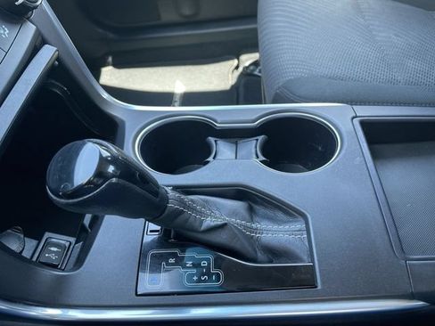Used 2017 Toyota Camry LE FWD image 19