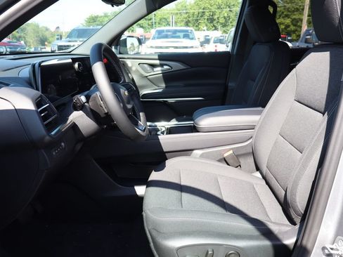 New 2027 Chevrolet Traverse LT w/ Driver Confidence Package AWD/4WD image 6