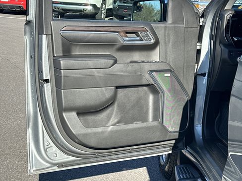 Used 2023 GMC Sierra 1500 SLT w/ SLT Premium Package image 11